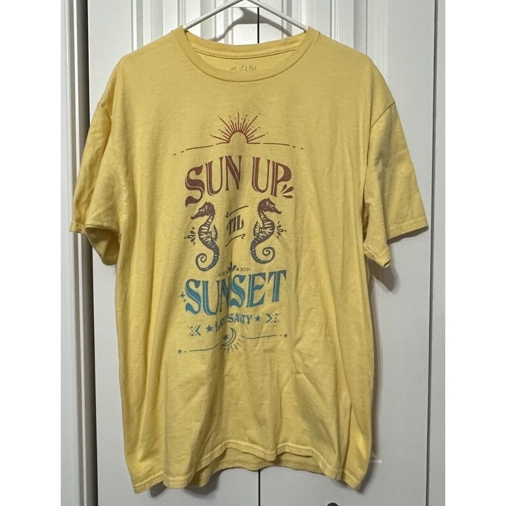 Salt Life Shirt Mens T Shirt Yellow Large Sea Life Live Salty Beach Vacation